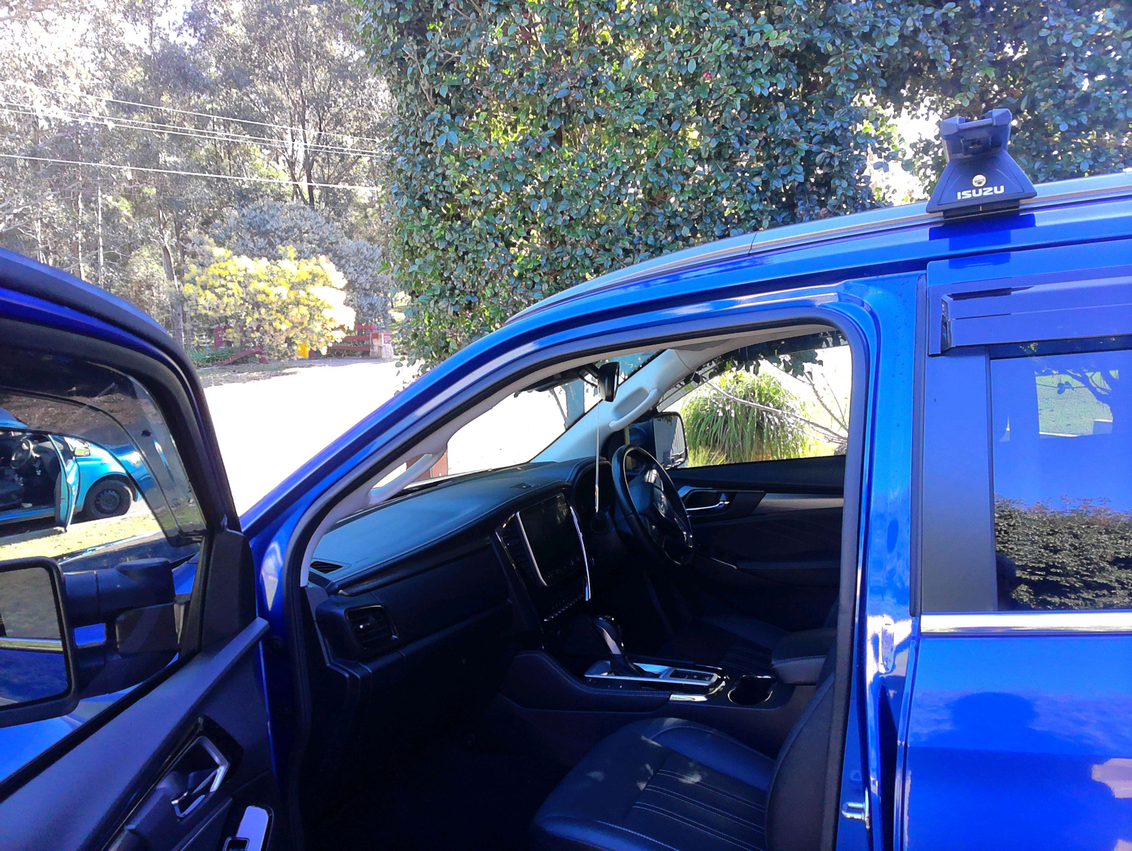 Full Detail — Isuzu MU-X (Door Open)